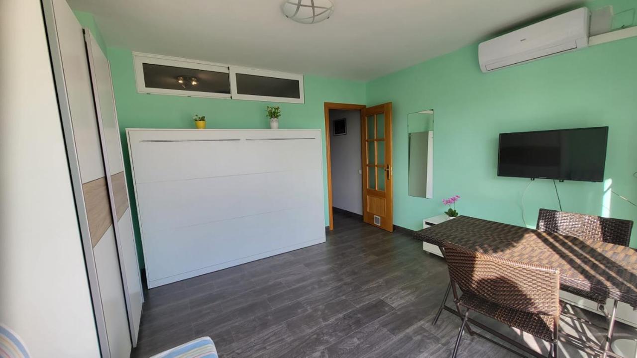 Calella Studio Bagian luar foto